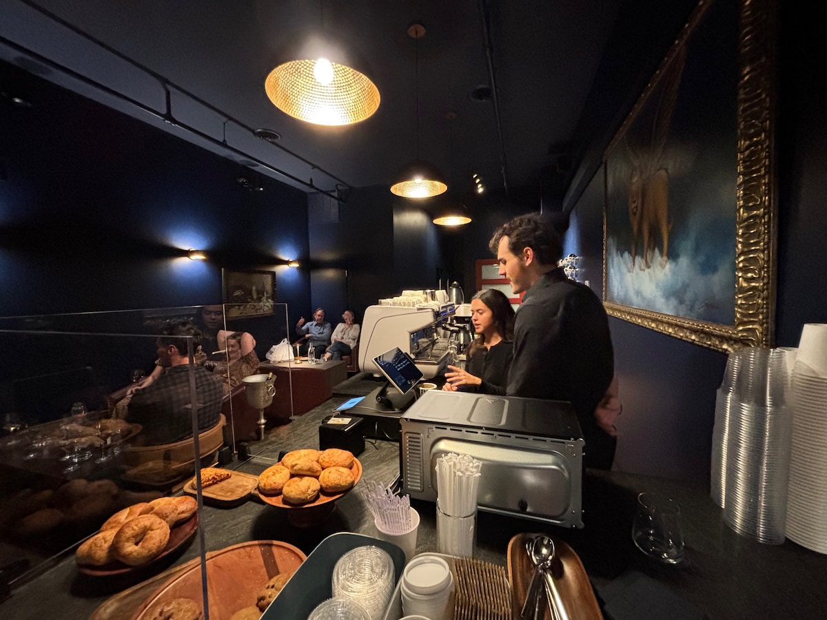 Private Wine Tasting in Historic Downtown