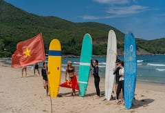 在 BodyVàMind 冲浪课上乘风破浪