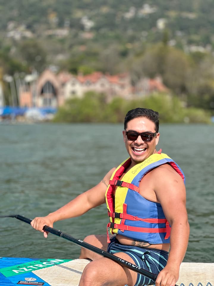 Плавателна разходка по езерото Вале де Браво