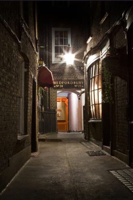 Jack the Ripper Guided Tour with an Expert Guide