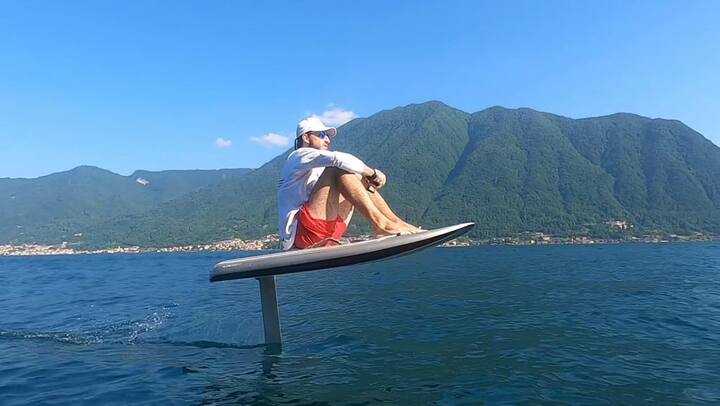 კომოს ტბაზე ელექტროქვეშა სერფინგით გასეირნება