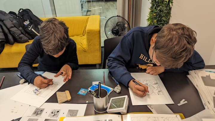 Një seminar për vizatimin e mangave në Tokio nga një vizatues profesionist