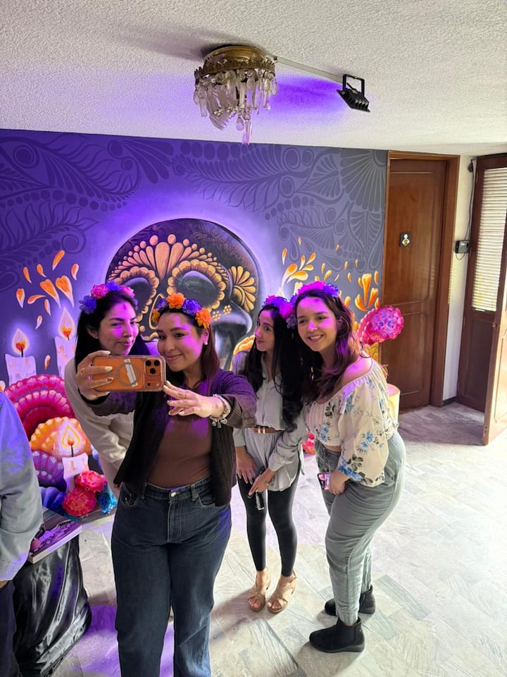 მოიხატეთ, მიირთვით მარგარიტა და იცხოვრეთ მკვდრების დღესასწაულზე