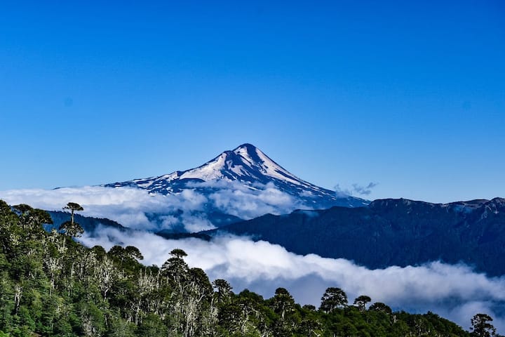 Трекинг до вулкан Соллипули