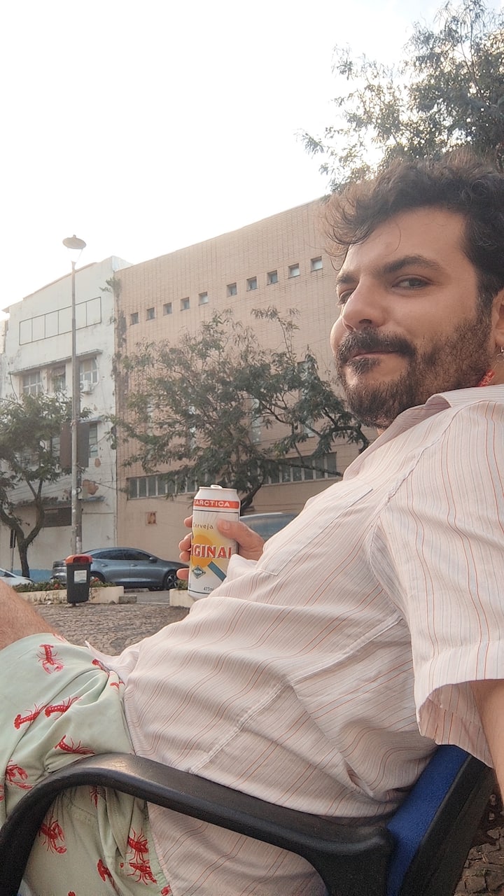 Vizito hapësira krijuese me një entuziast vendas