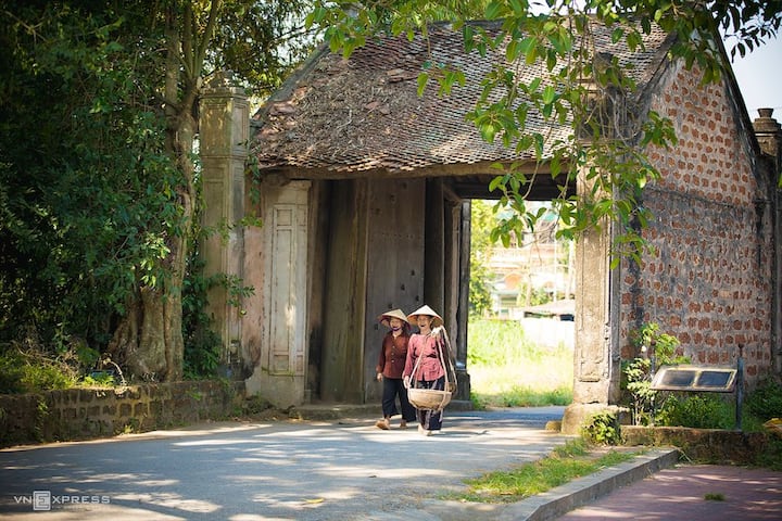 Explorando el antiguo pueblo de Duong Lam
