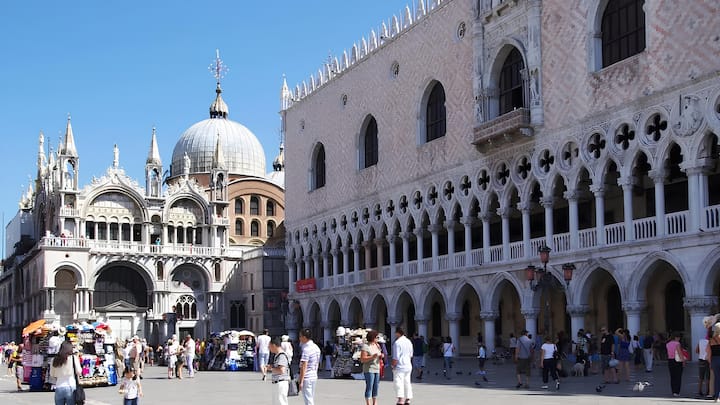 Обиколка с екскурзовод из Двореца на дожите и базиликата „Свети Марко“