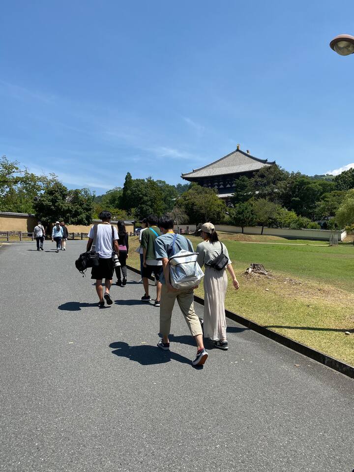 Изживейте миналото и настоящето на Нара по време на обиколка, водена от 11-то поколение глава на престижно семейство Нара