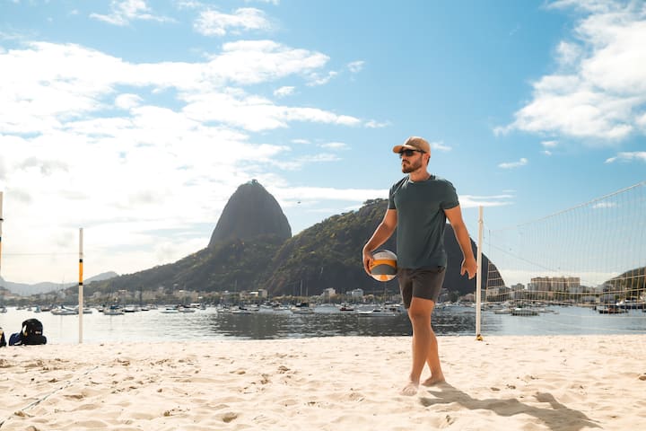 Klasë volejbolli në plazh me regjistrim fotografik