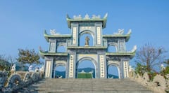 สำรวจเจดีย์สามองค์ในดานัง