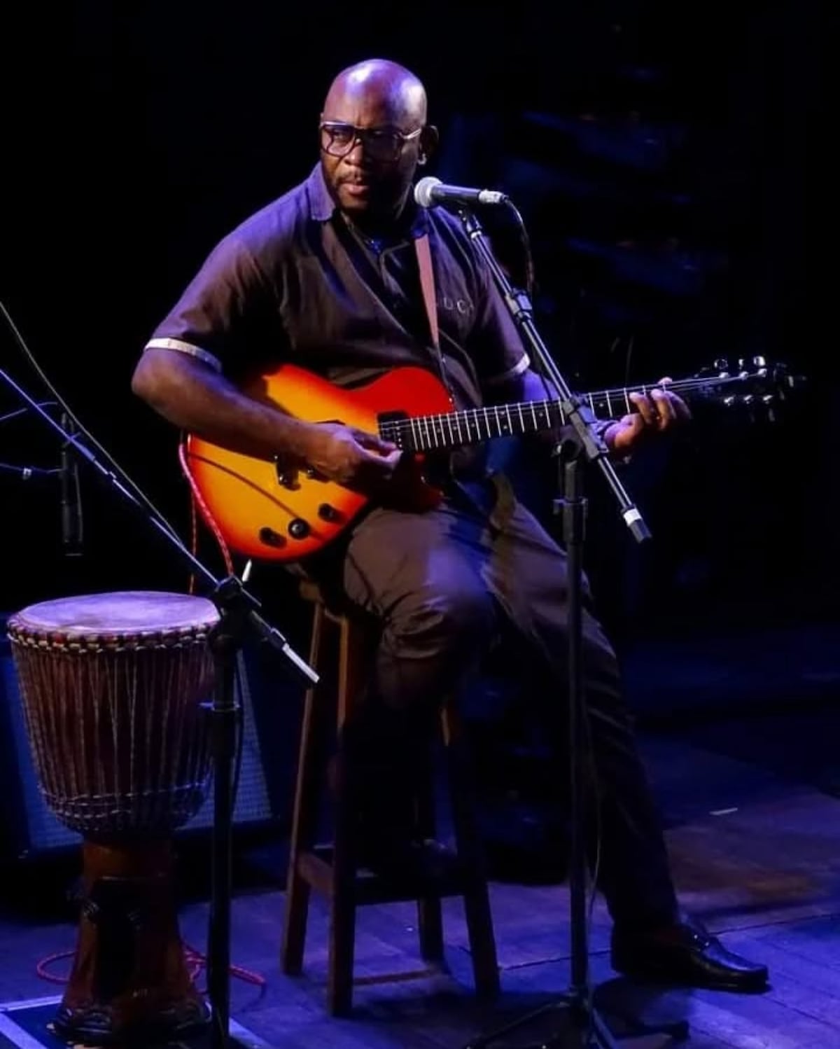 Play, sing and dance African rhythms with me