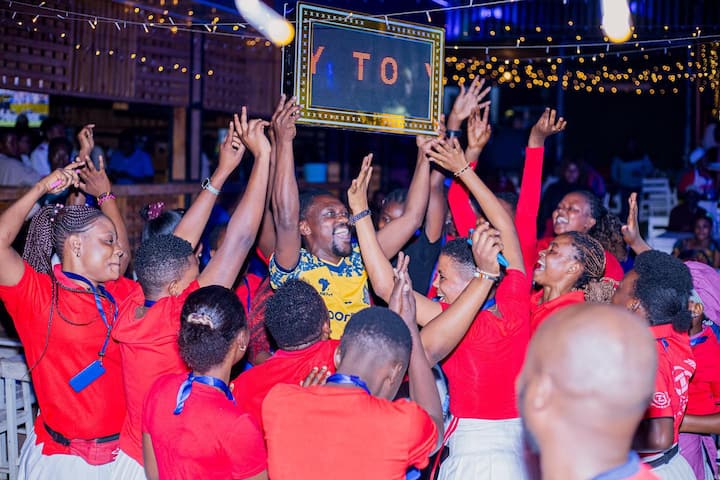 Shëtitje në jetën e natës me një vendas