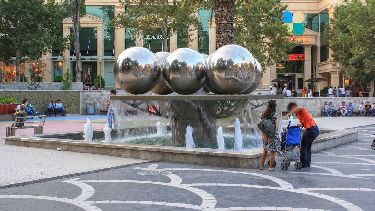 Old and Modern Baku City Tour