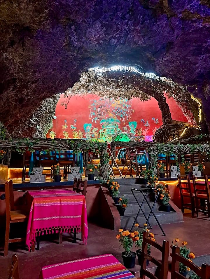 Теотиуакан с АТВ с посещение на Тлателолко и базиликата