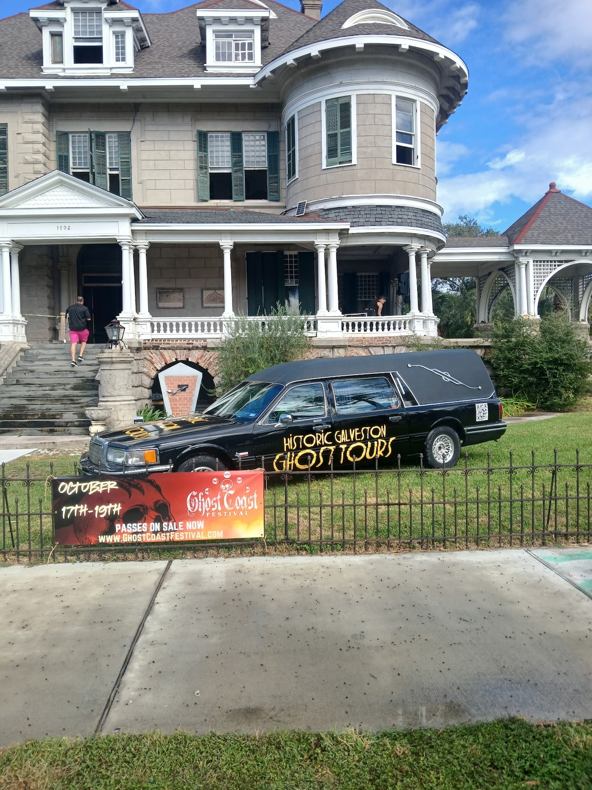 Visit the Historic Ghosts of Galvestons Past