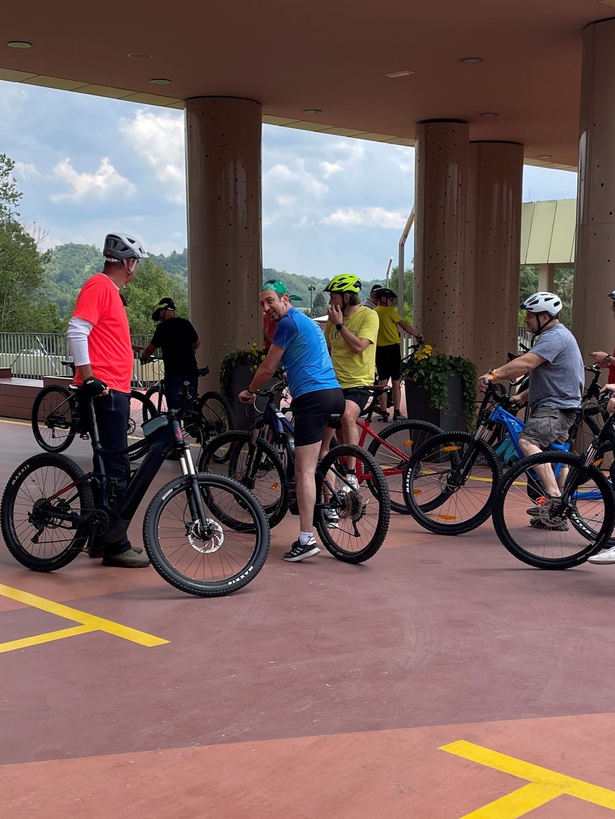 Castles and villages along Sutla River by e-bike
