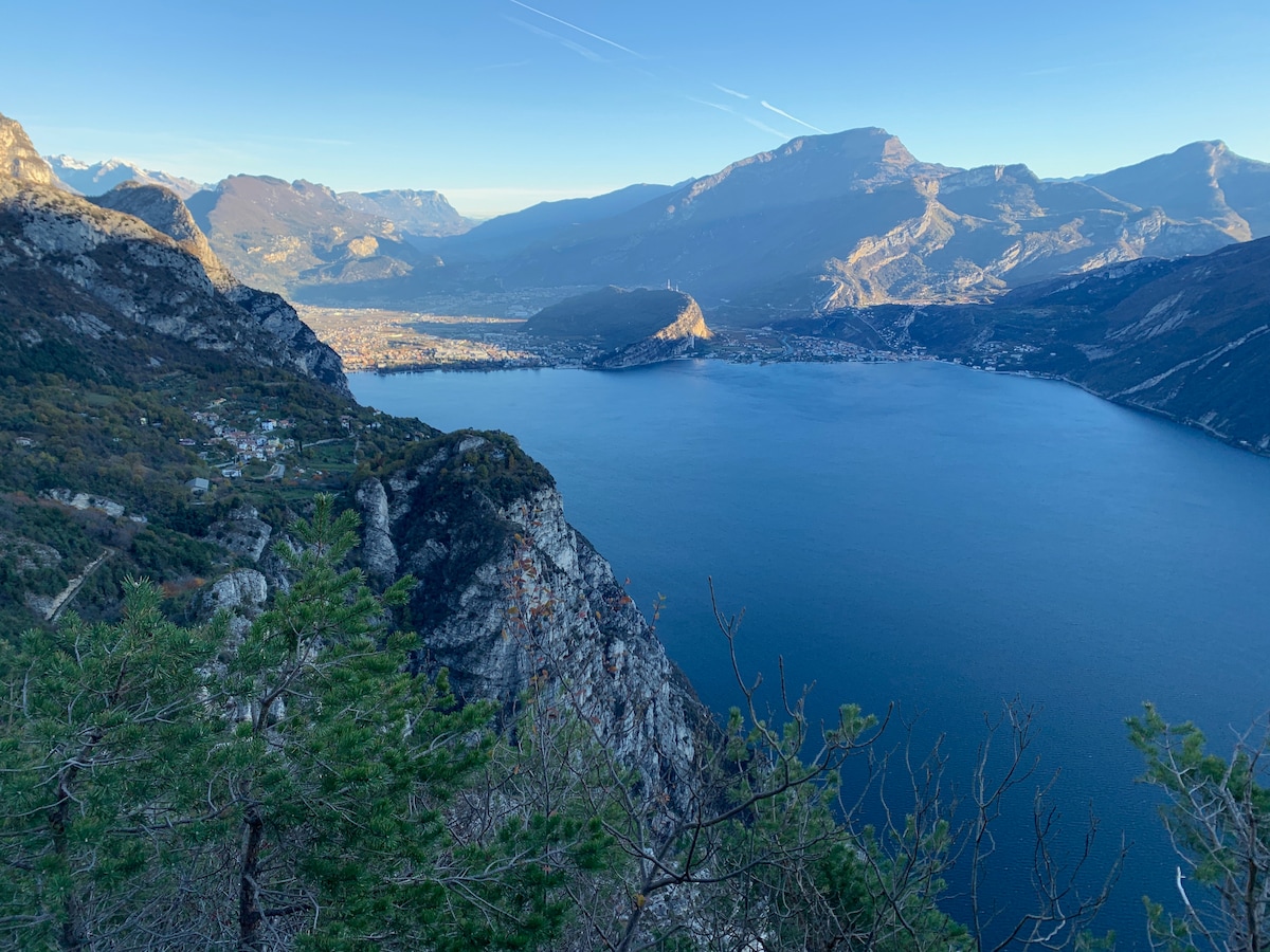 Hike the Pregasina ridges above Lake Garda