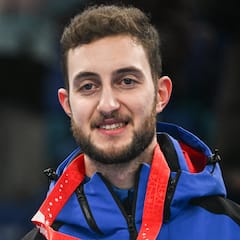 Curling en fauteuil roulant avec l'athlète olympique Amos Mosaner