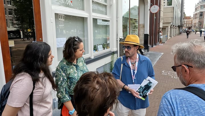 Обиколка на кафе магазин в Амстердам с магическа дъга