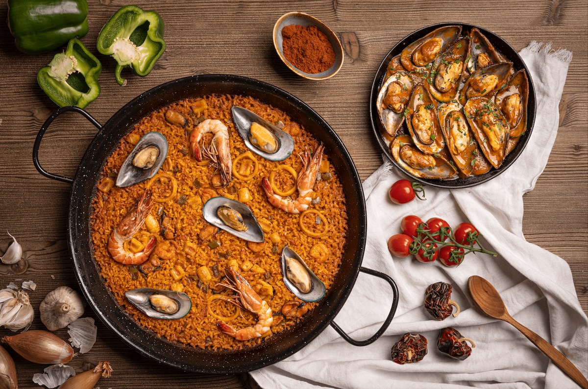 Cook autenthic paella with a masterchef in Nagoya