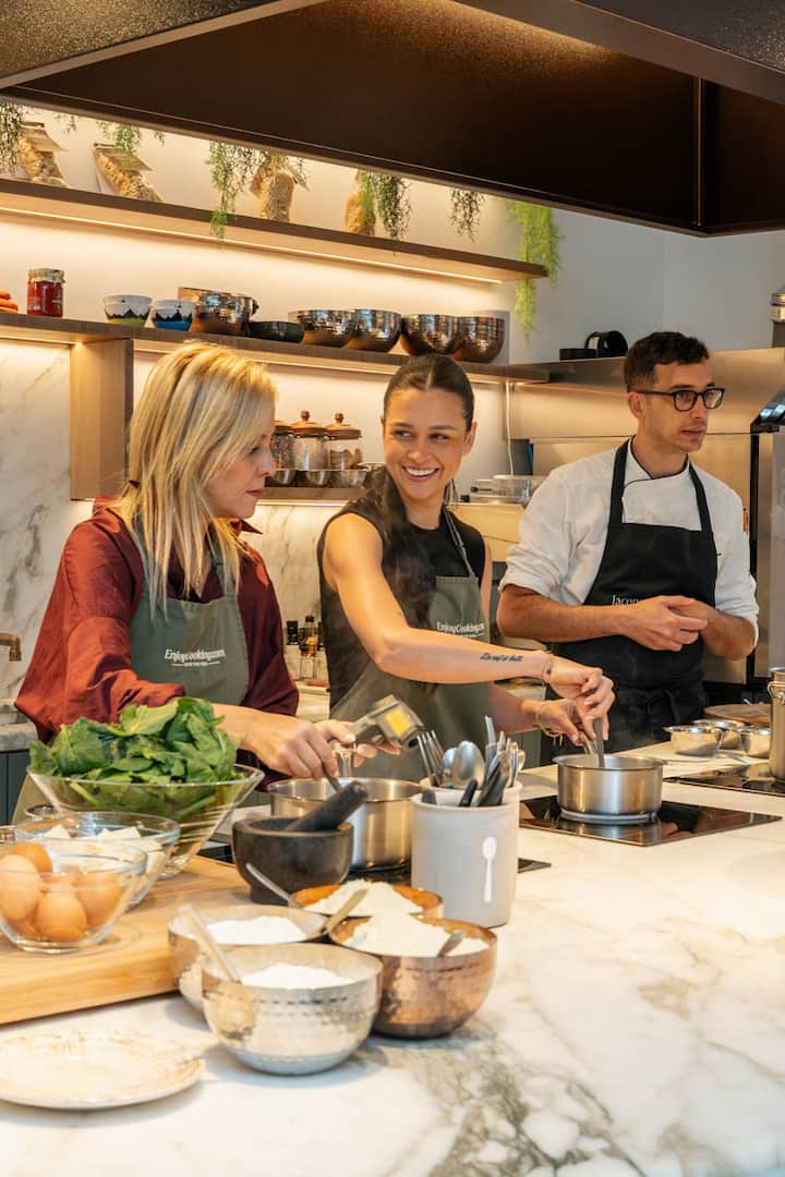 Prepara platos de trufa de lujo con un chef en Roma