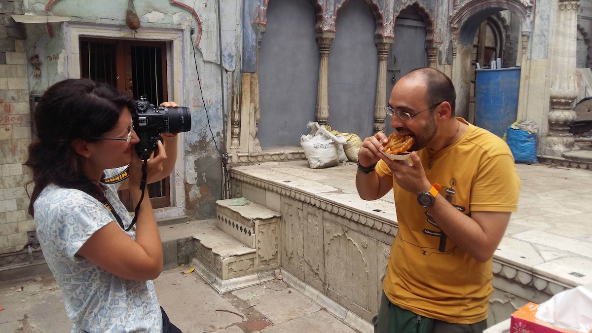 Explore the grand, crumbling havelis of Old Delhi