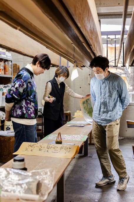 Dye textiles Edo-style in a century-old studio