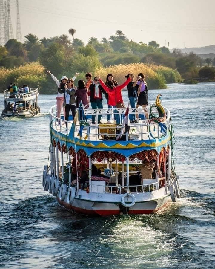 Devora comida callejera en callejones escondidos