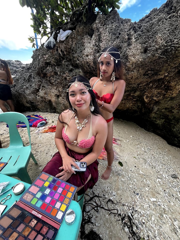 Русалка със сардини и морски костенурки