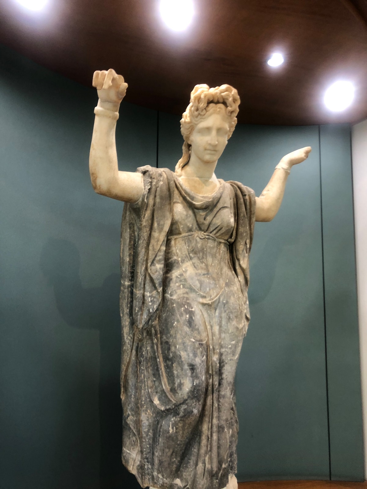 Discover the magic of Sperlonga, beaches and history