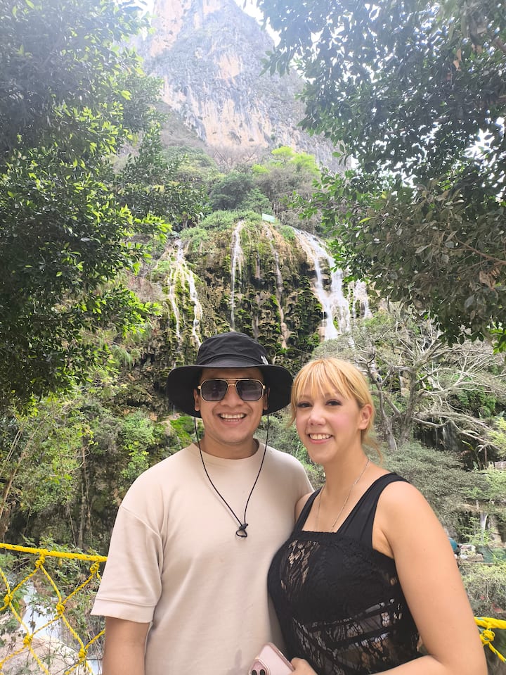 Relax in hot springs: Tolantongo Caves