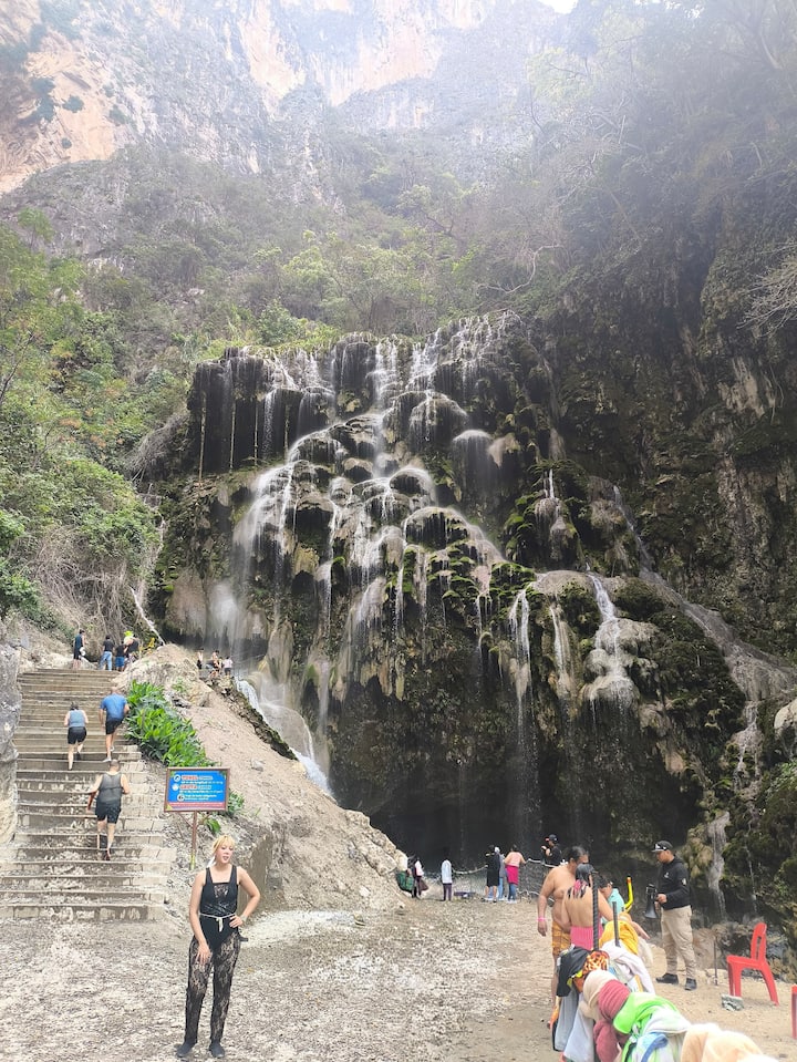 Relax in hot springs: Tolantongo Caves