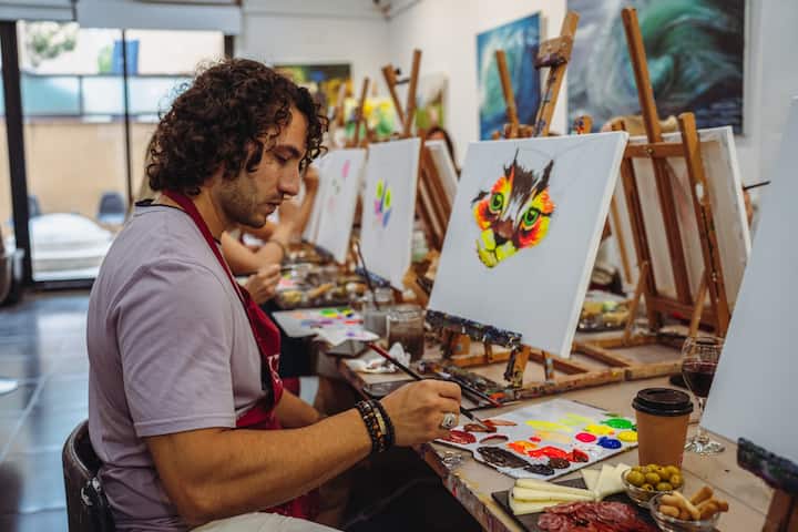 Noche de arte y vino