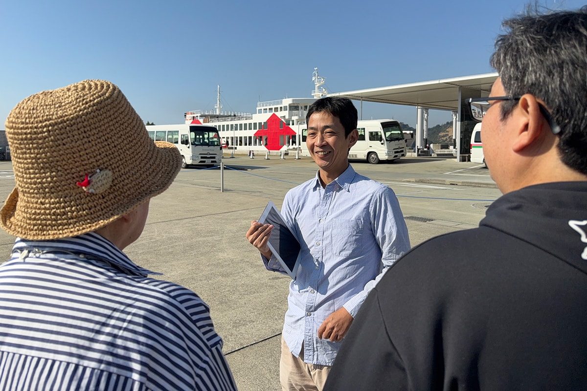 Naoshima Art Walking Tour with a Former Art Facility Staff Member