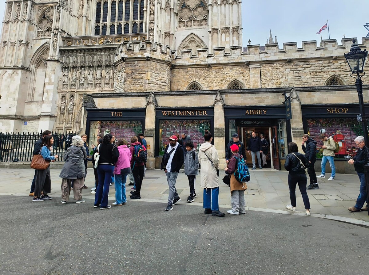 Unveil Westminster Abbey's secrets · ☆5.0