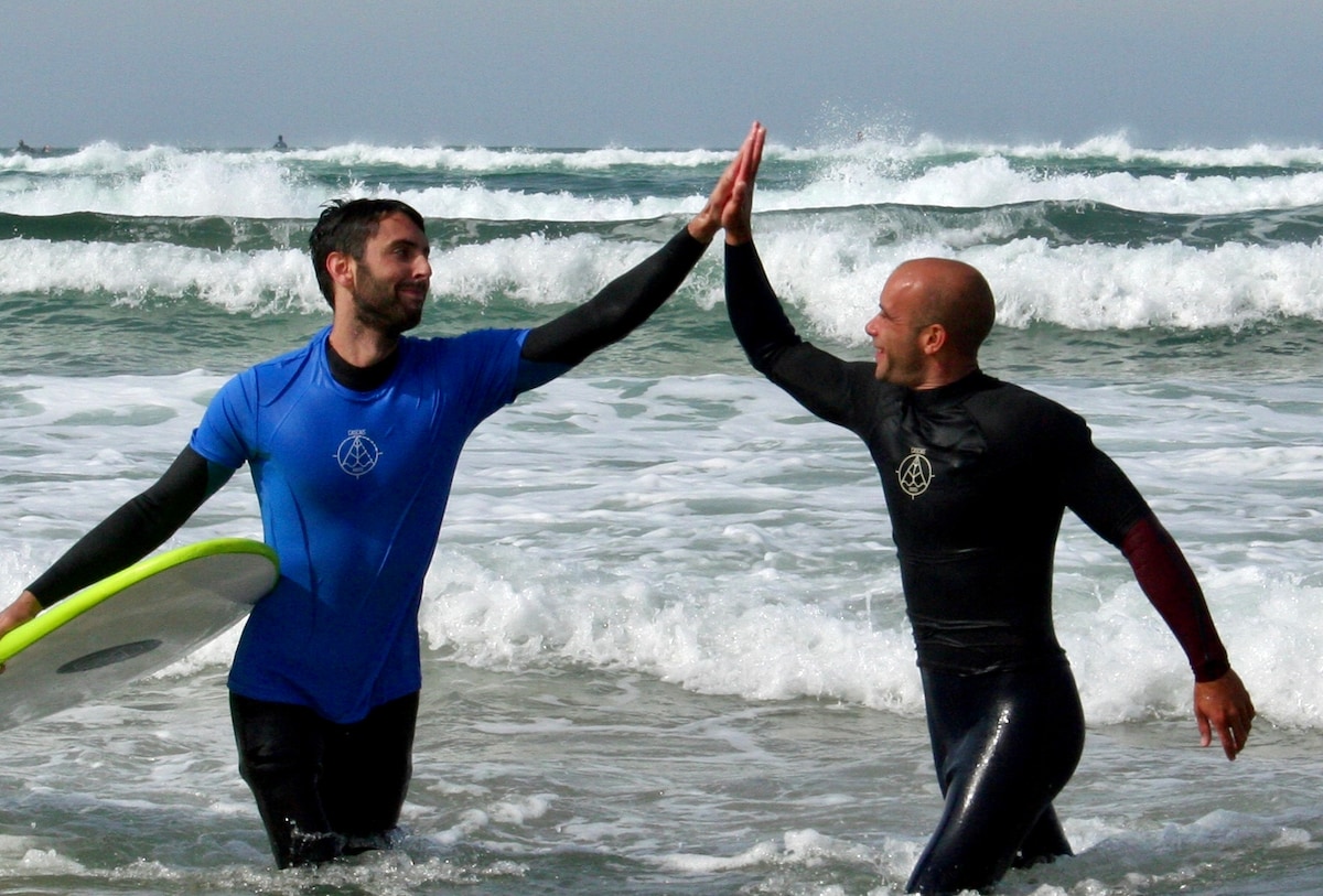 Surfing experience in Cascais, Lisbon