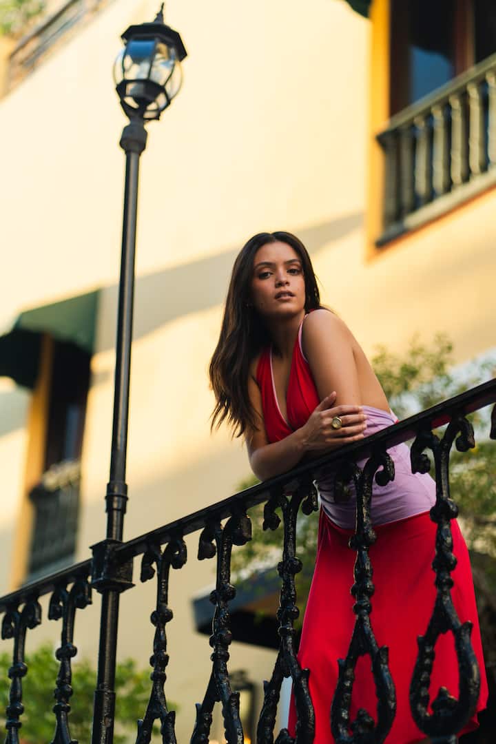 Заснемане на портрети в колониална обстановка