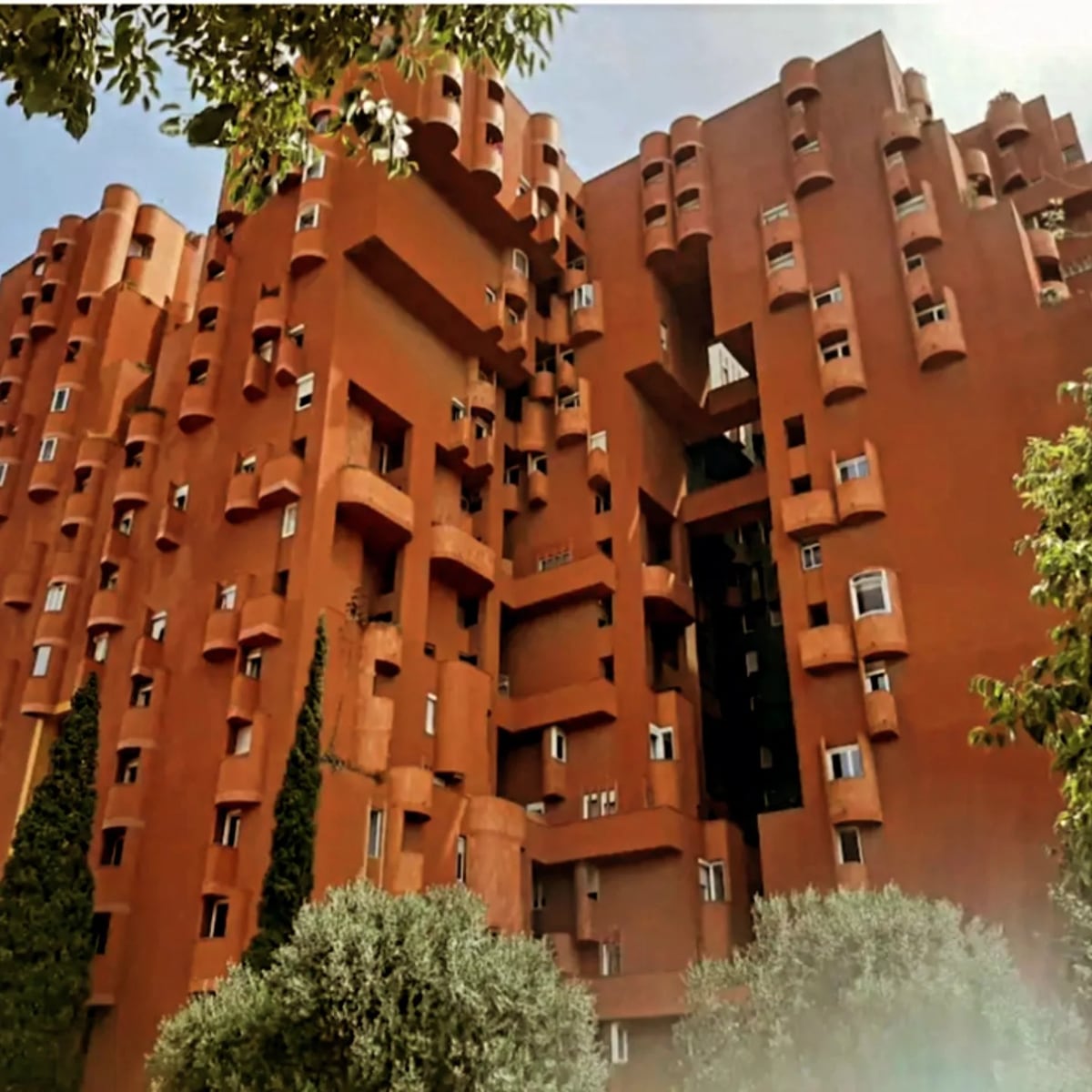 Explore Walden 7 with architect Mari Dias