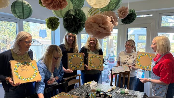 Përvojë pikture akrilike në kanavacë