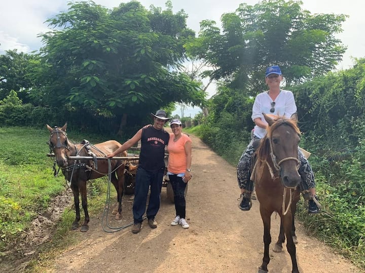 Ბუნებრივი სამოთხე პუერტო ესპერანსაში