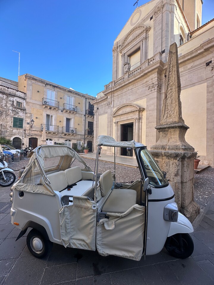 Two-hour Tuk Tuk - Ape Tour of Syracuse & Ortigia
