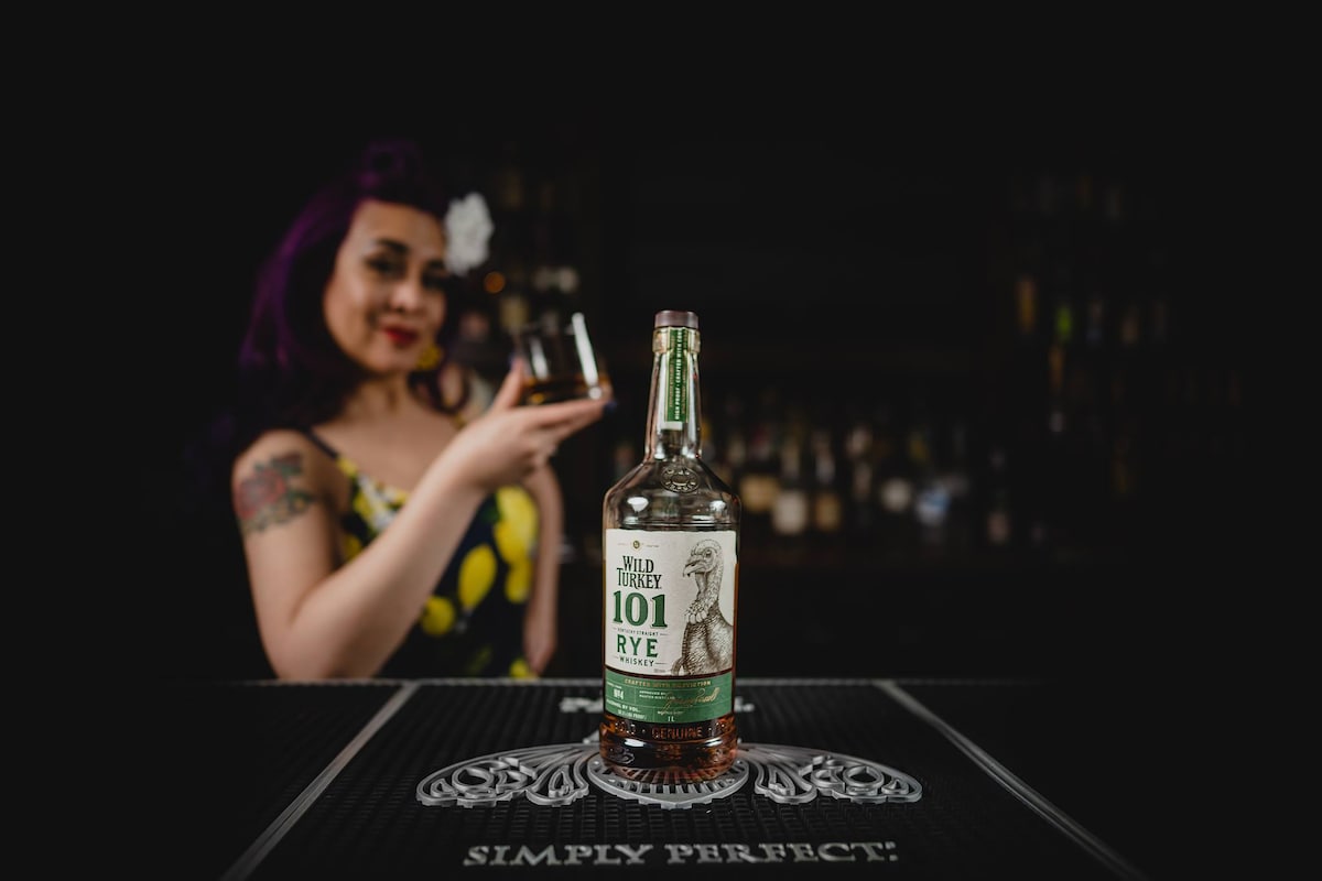 Holiday Cocktail Lab: Mix 3 Festive Drinks