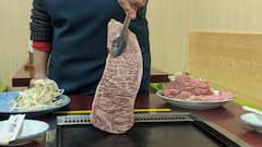 ركوب عربة ريكشا في طوكيو وشواء لحم الواغيو وكوميديا الراكوغو