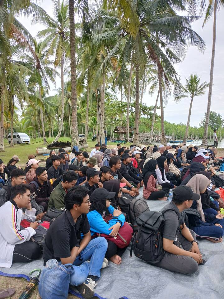 Еднодневна екскурзия за засаждане на мангрови дървета