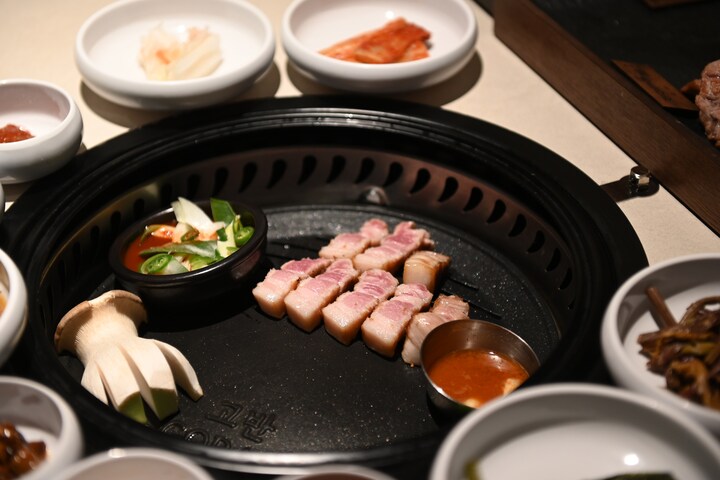★激レア★貴重★東方神起  韓国BBQ店舗 宣伝タペストリー Jason's Premium 1:1 Korean BBQ Live-Grilling