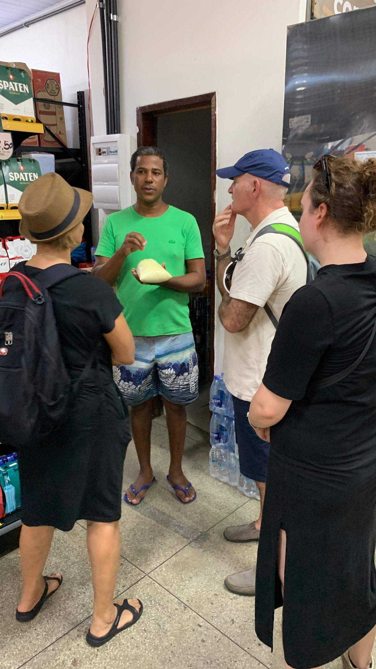 Prepare a moqueca with a native cook