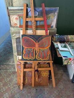参观我们位于圣特尔莫的现代绘画工作室