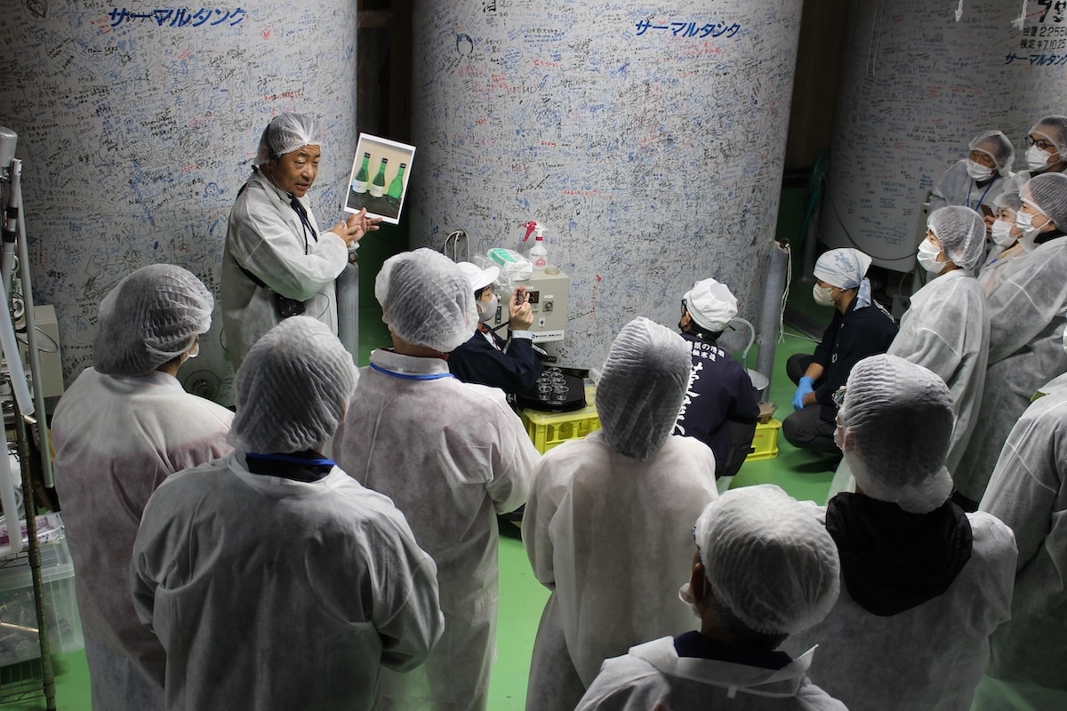 Experience at Watanabe Shuzo
Sake tasting & brewery tour