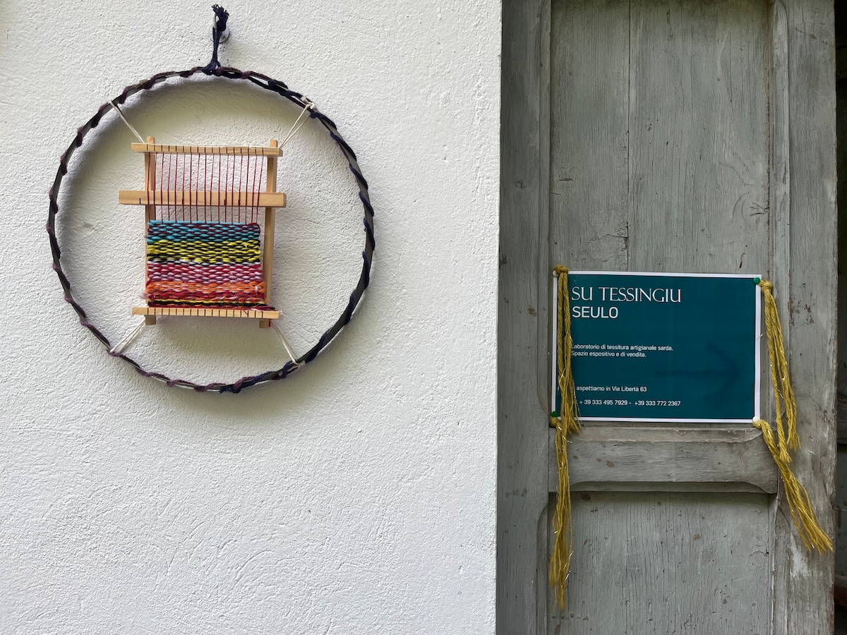 Weaving Tradition: Learn the Art of Pibione