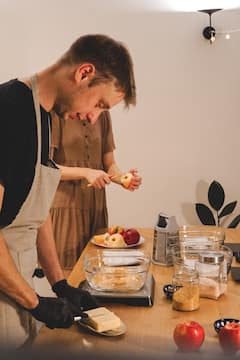烘焙波兰传统蛋糕，品尝当地美食
